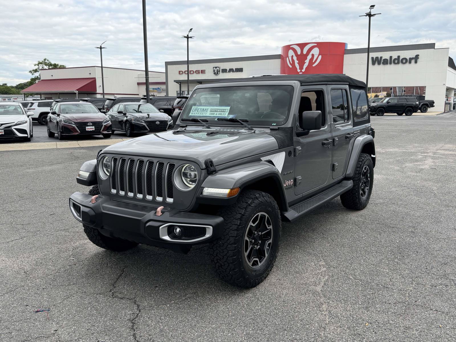 Used 2021 Jeep Wrangler Unlimited Sahara AWD/4WD image 6