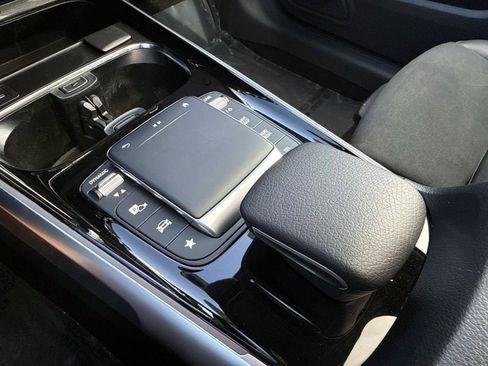 Certified 2023 Mercedes-Benz GLB 250 image 27