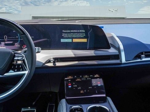 Used 2026 Cadillac Vistiq Premium Luxury image 10