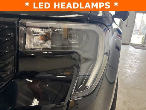 New 2025 Ford Maverick Lariat w/ Black Appearance Package image 37