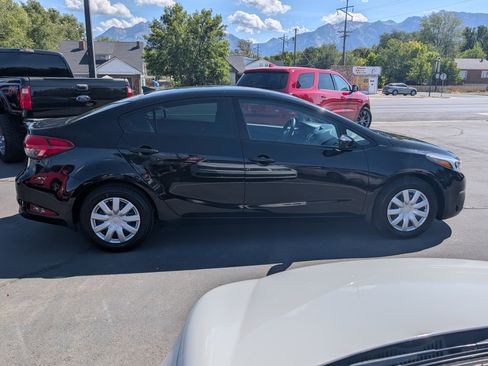 Used 2017 Kia Forte LX image 6