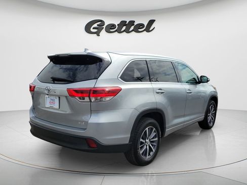 Used 2017 Toyota Highlander XLE image 4