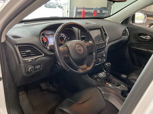 Used 2019 Jeep Cherokee Trailhawk AWD/4WD image 22