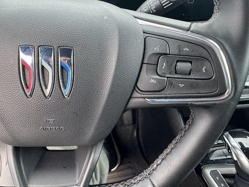 Used 2024 Buick Envista Sport Touring w/ Convenience I Package FWD image 23