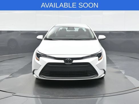 Used 2025 Toyota Corolla LE FWD image 2
