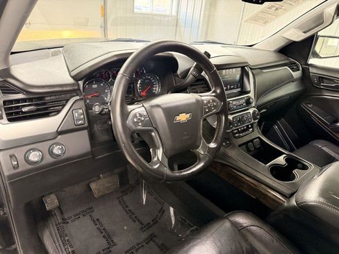 Used 2020 Chevrolet Suburban LT AWD/4WD image 15