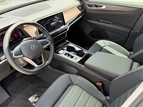 New 2025 Volkswagen Atlas SEL image 8