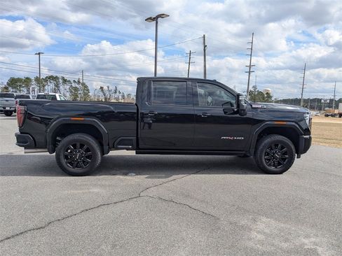 Used 2024 GMC Sierra 2500 AT4 w/ AT4 Premium Plus Package image 3