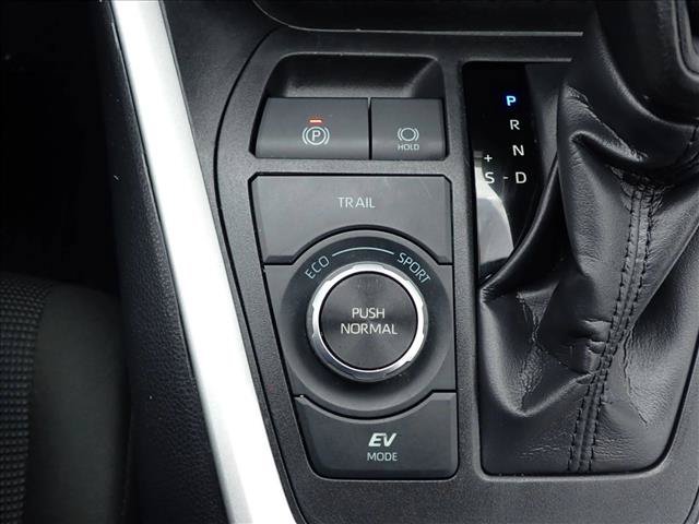 Used 2024 Toyota RAV4 LE AWD/4WD image 20