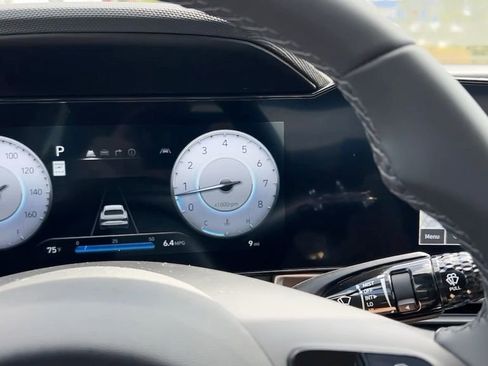 Used 2025 Hyundai Elantra SEL w/ Cargo Package image 27