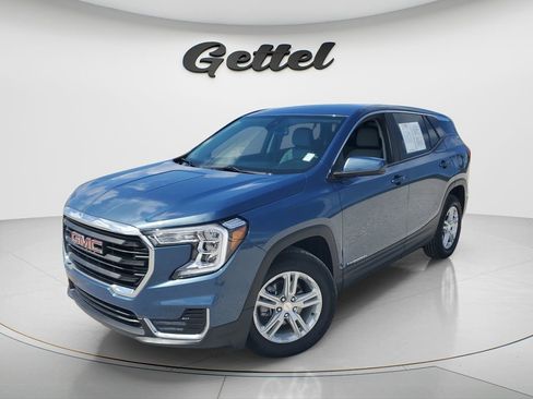 Used 2024 GMC Terrain SLE image 1