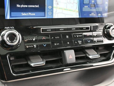Used 2021 Toyota Highlander Limited AWD/4WD image 24