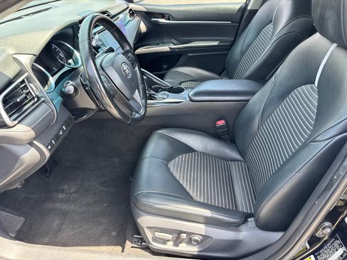 Used 2019 Toyota Camry SE FWD image 25