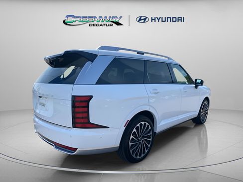 Certified 2026 Hyundai Palisade Calligraphy FWD image 6