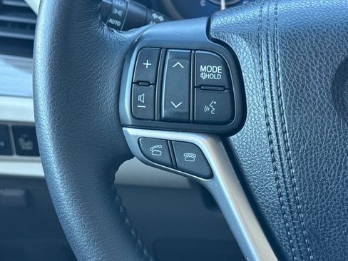 Certified 2016 Toyota Sienna XLE w/ XLE Navigation Package FWD image 30