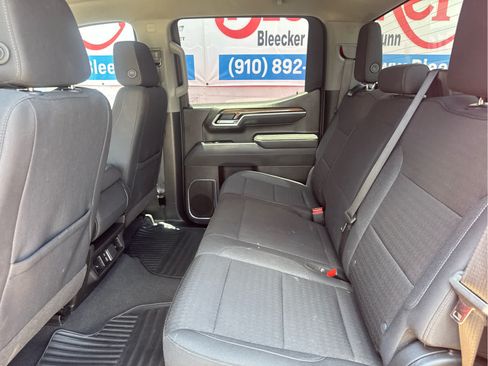 Used 2025 Chevrolet Silverado 1500 LT RWD image 32