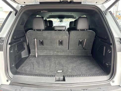 Certified 2025 Chevrolet Traverse LT image 9