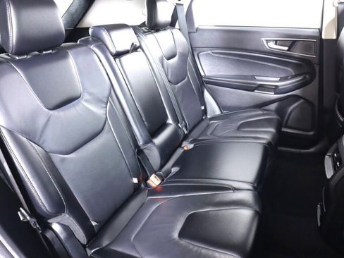 Used 2022 Ford Edge Titanium image 38