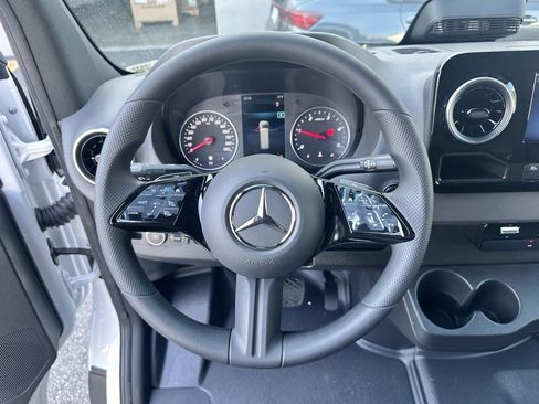 New 2025 Mercedes-Benz Sprinter 2500 image 18