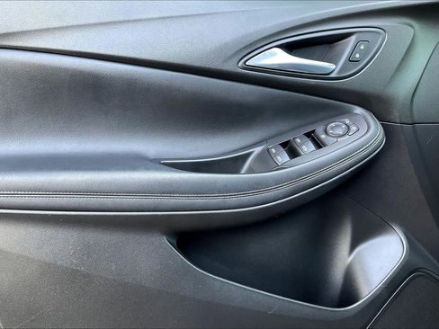 Used 2021 Buick Encore GX Select image 15