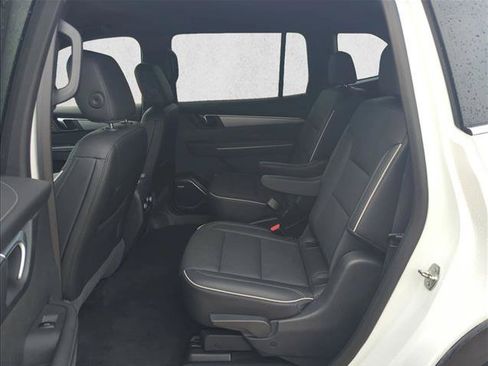 Used 2025 Buick Enclave Preferred FWD image 18