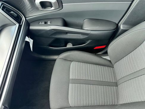 New 2026 Kia Sorento LX FWD image 23