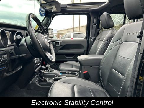 Used 2022 Jeep Wrangler Unlimited Sahara w/ Cold Weather Group image 14
