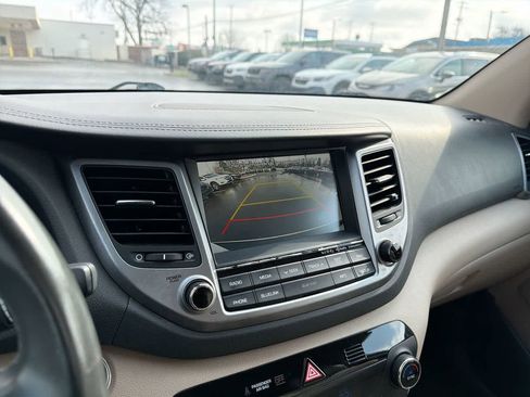 Used 2017 Hyundai Tucson SE Plus FWD image 32