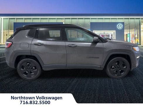 Used 2018 Jeep Compass Altitude w/ Popular Equipment Group image 2