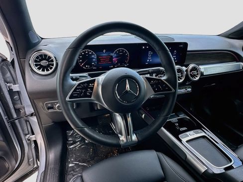 Used 2026 Mercedes-Benz GLB 250 image 11