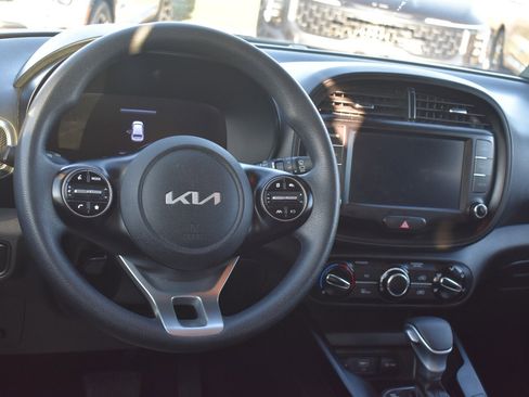 Used 2023 Kia Soul LX w/ Option Group 015 image 17