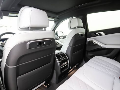 Used 2026 BMW X6 xDrive40i w/ Climate Comfort Package image 21