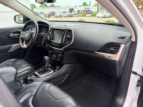 Used 2018 Jeep Cherokee Limited AWD/4WD image 22