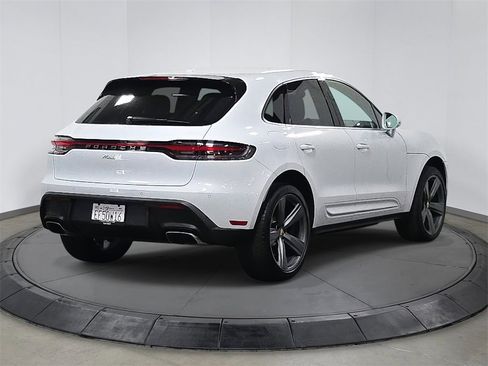 Used 2024 Porsche Macan image 7