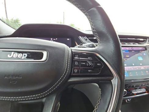 Used 2022 Jeep Grand Cherokee L Overland w/ Luxury Tech Group IV RWD image 12