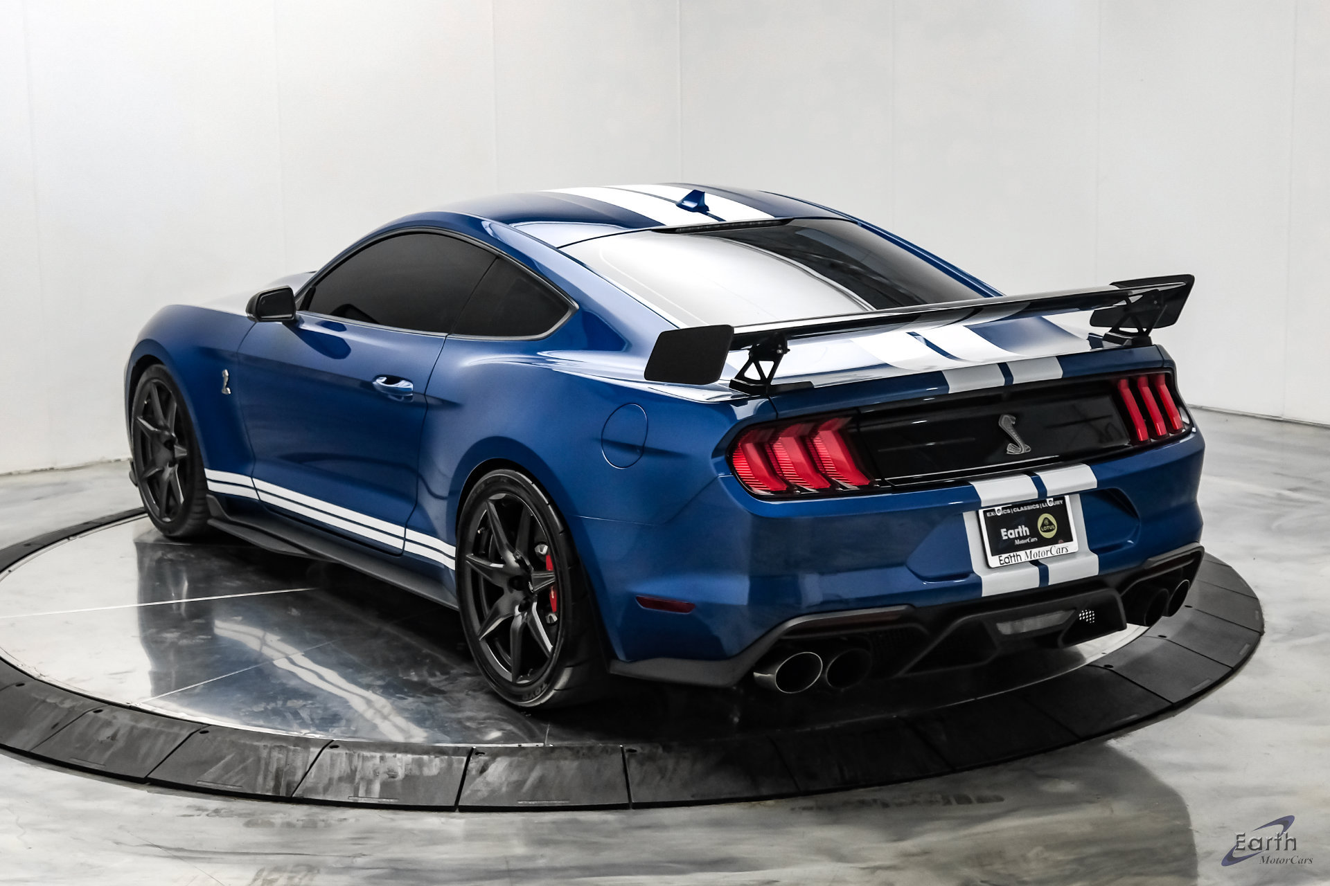 Used 2022 Ford Mustang Shelby GT500 w/ Carbon Fiber Track Pack RWD image 14