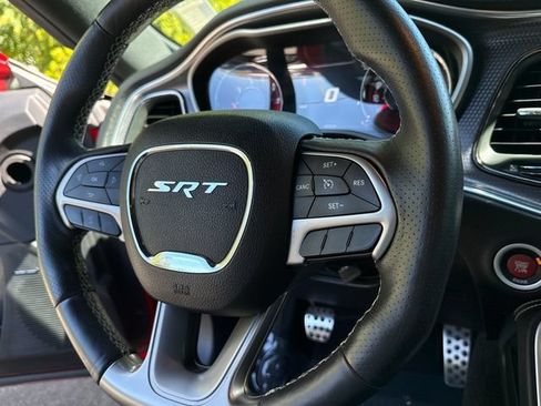 Used 2015 Dodge Challenger SRT Hellcat RWD image 13