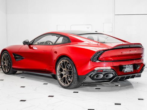 Used 2025 Aston Martin Vanquish image 2