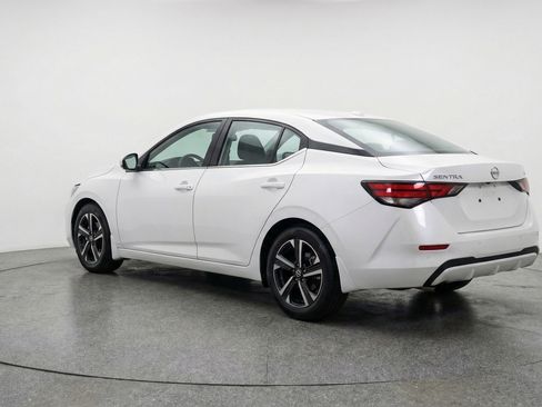 Used 2025 Nissan Sentra SV image 6
