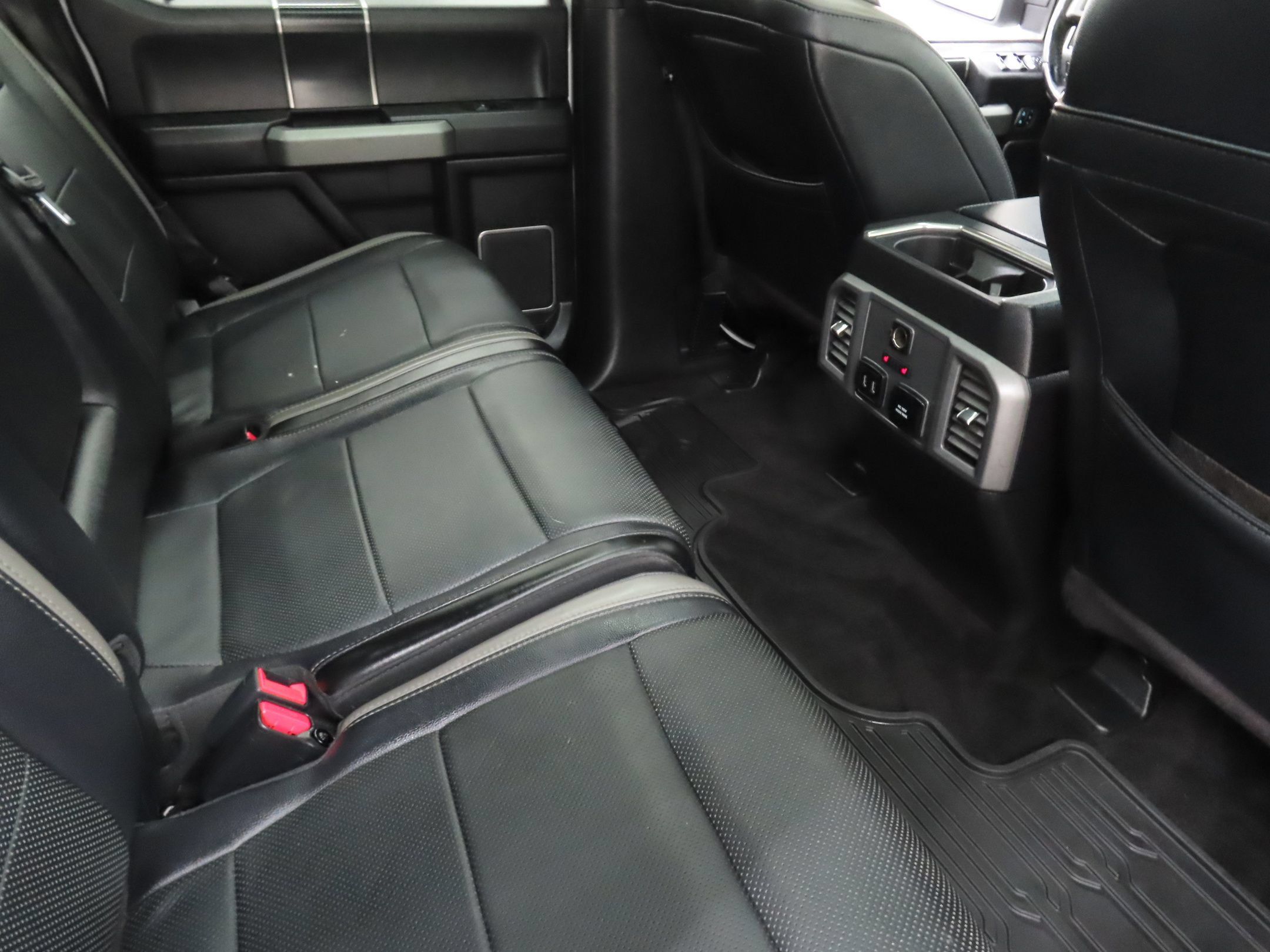 Used 2018 Ford F150 Raptor w/ Equipment Group 802A Luxury AWD/4WD image 25