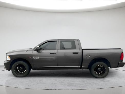 Used 2017 RAM 1500 Express AWD/4WD image 7