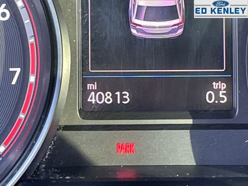 Used 2021 Volkswagen Atlas Cross Sport SE w/ Panoramic Sunroof Package image 16