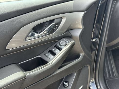 Used 2019 Chevrolet Traverse LT w/ LT Premium Package AWD/4WD image 14