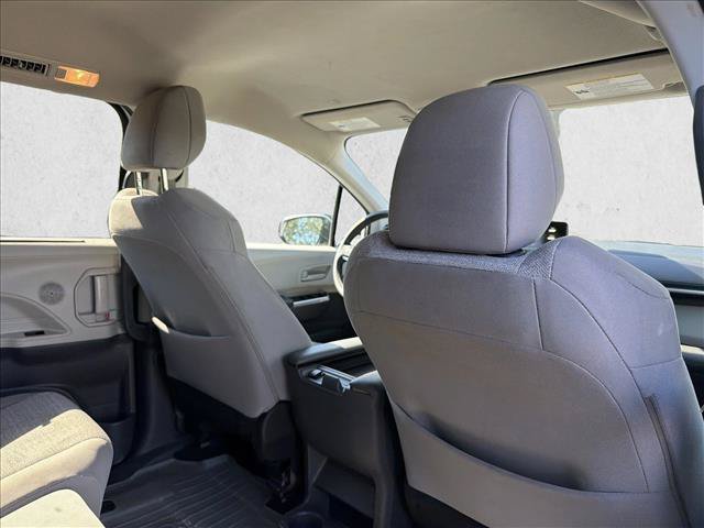Certified 2022 Toyota Sienna LE FWD image 26