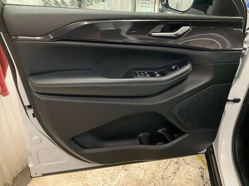 Certified 2023 Jeep Grand Cherokee L Altitude image 11