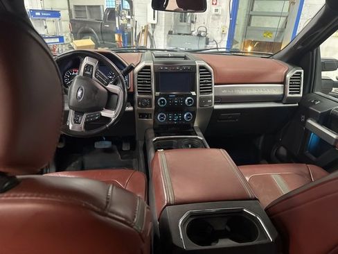 Used 2019 Ford F250 Platinum w/ Platinum Ultimate Package image 12