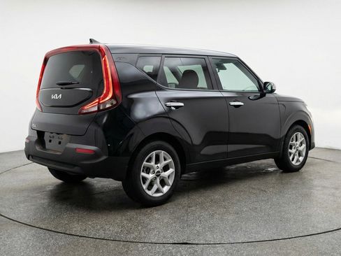 Used 2025 Kia Soul LX w/ LX Technology Package image 9