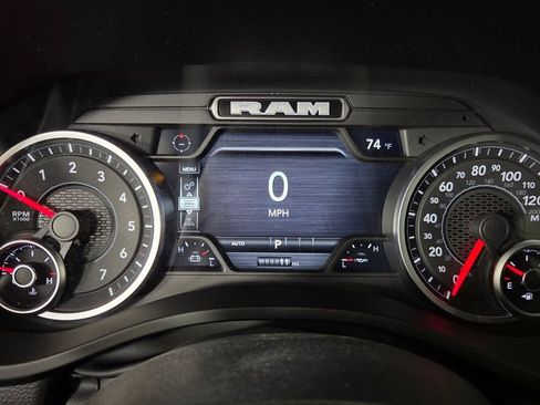 New 2026 RAM 1500 4x4 Crew Cab image 16