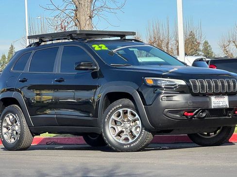 Used 2022 Jeep Cherokee Trailhawk w/ Technology Group B image 2
