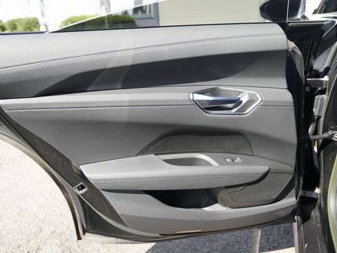 Used 2022 Audi e-tron GT Premium Plus image 33